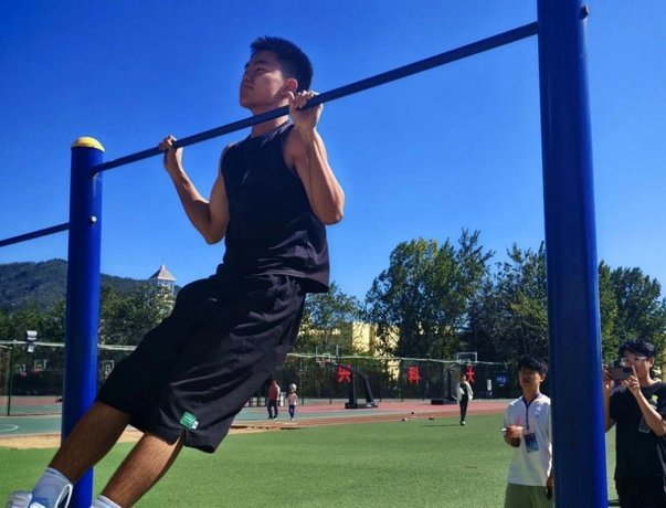 如何提高青少年比赛的强度和节奏，有没有什么方法能迫使一些球队加强这方面？