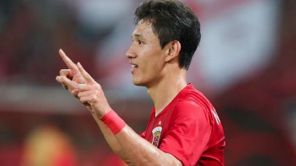 五星体育：蒯纪闻克劳德王燊超缺席海港训练，李帅傅欢回归
