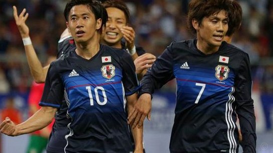 日本为什么认罪qj犯也能踢世界杯呀，日本有法律私了，不用坐牢吗？还有另外两名球员是谁呀