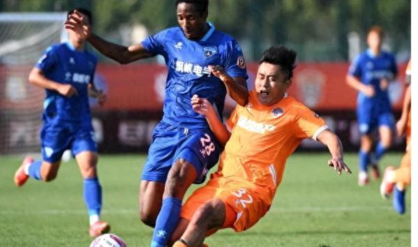 中超-彭欣力破门李苏达染红 青岛西海岸2-0青岛海牛