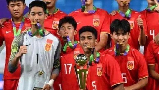 恒大09进攻核心加盟巴塞罗那，备战西班牙 U19 荣誉赛