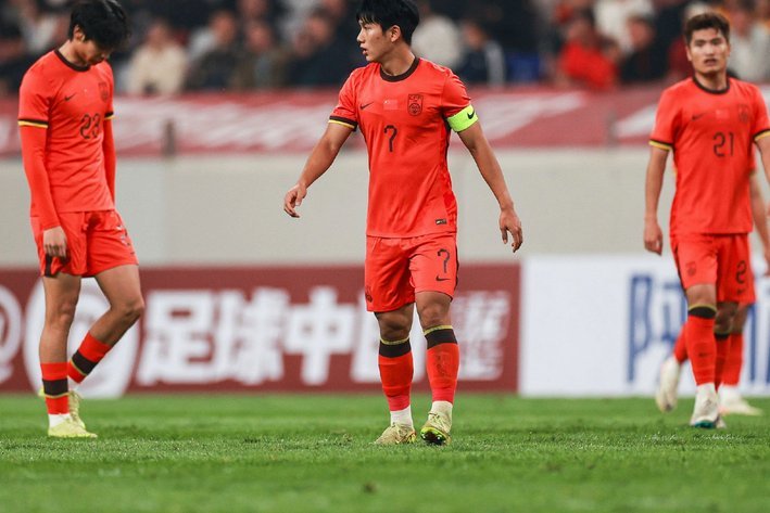 U23国足3-0泰国：控球率46%-54%射正12-2黄牌2-4