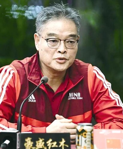 目前来看，这支u17里面，两个高中生进步最快，我们要得到一些启发。
