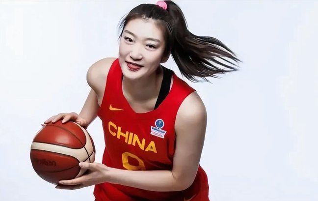 皇马女足球员：国家德比0-7输球太糟了，进球太多我都数不清31